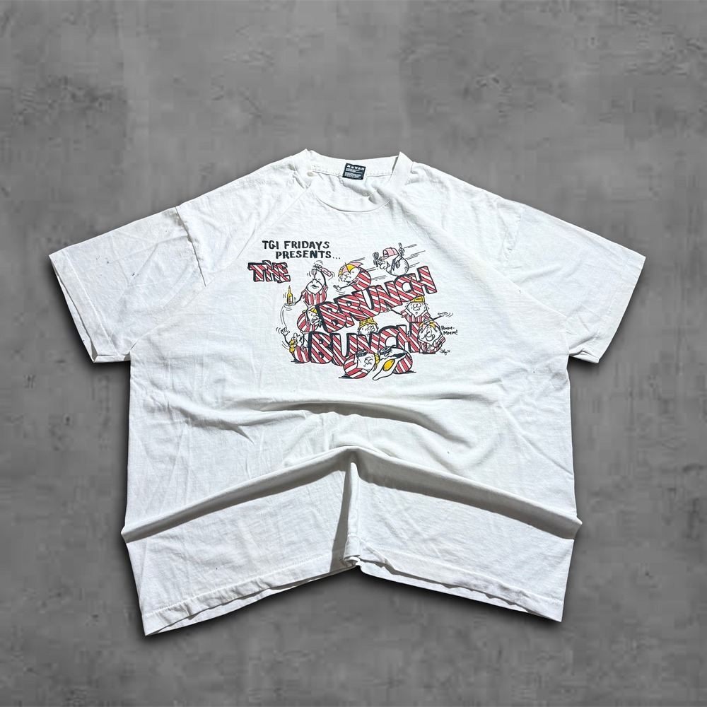 90s Oversized White TGI Fridays Streetwear Tee